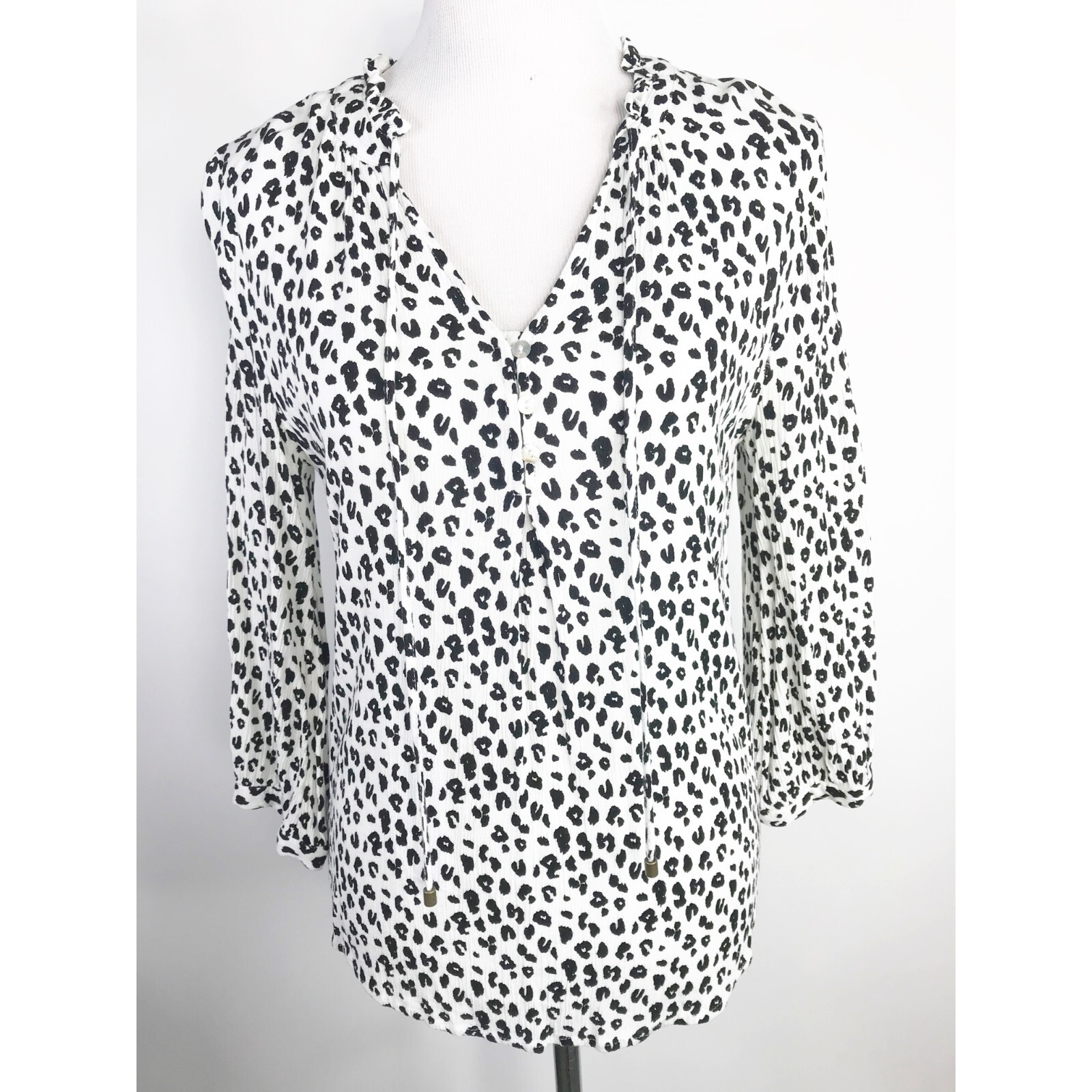 Mix By 41 Hawthorn Top Womens Medium Black White Animal Print Tie Neck Artsy