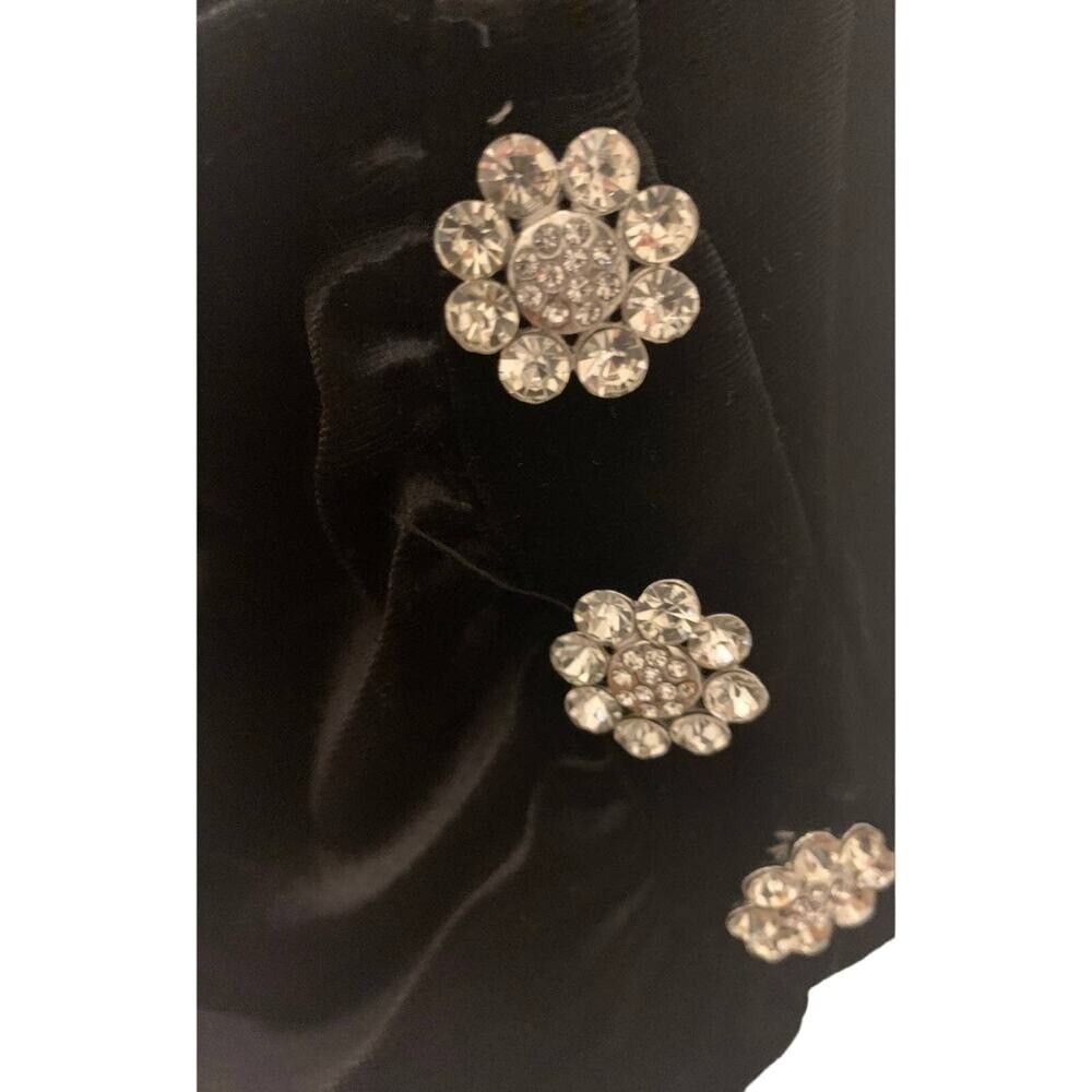 Rabbit Rose Black Velvet Top