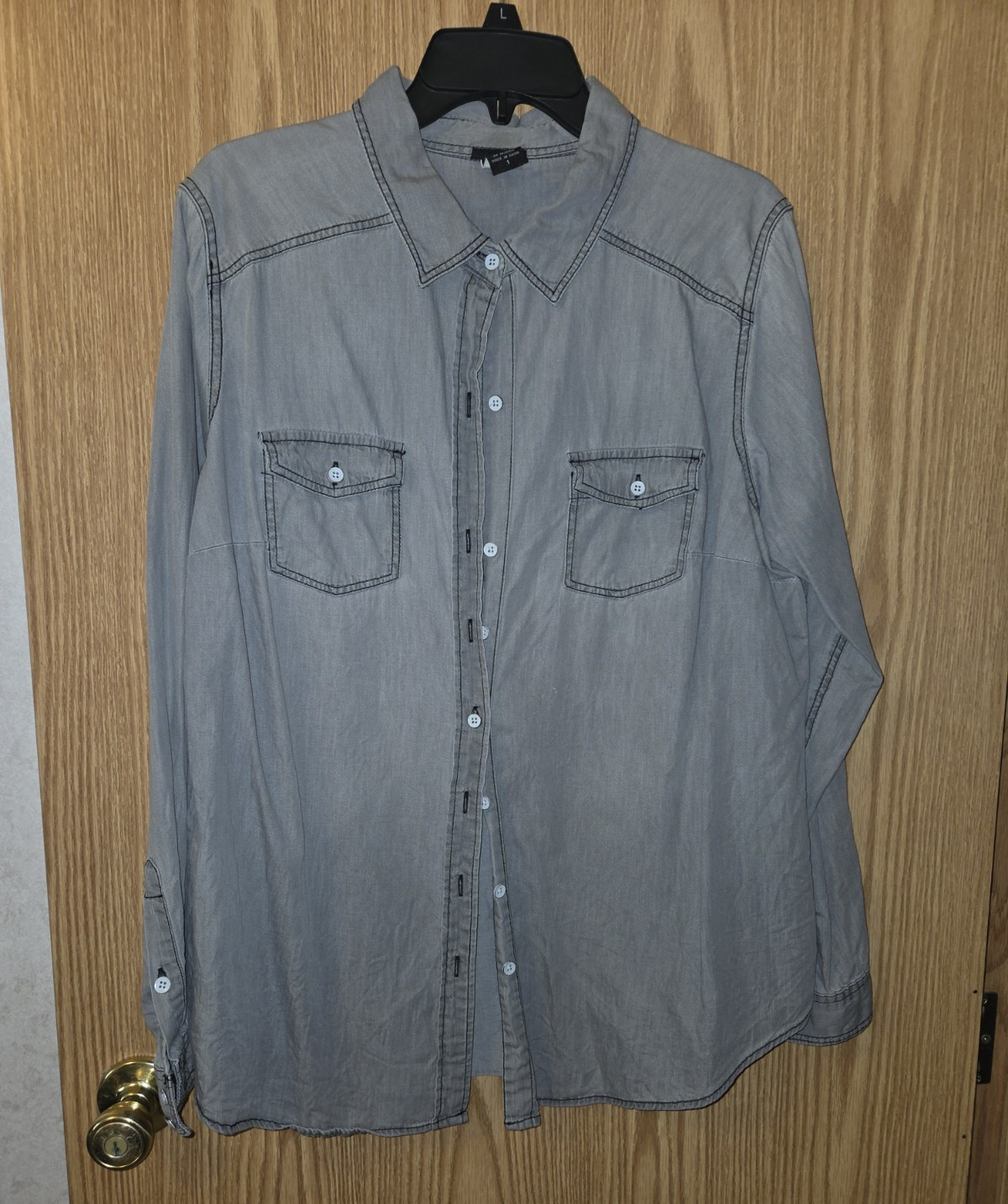 Torrid Gray Solid Button-Up Shirt Long Sleeve Point Collar Pockets Size 1