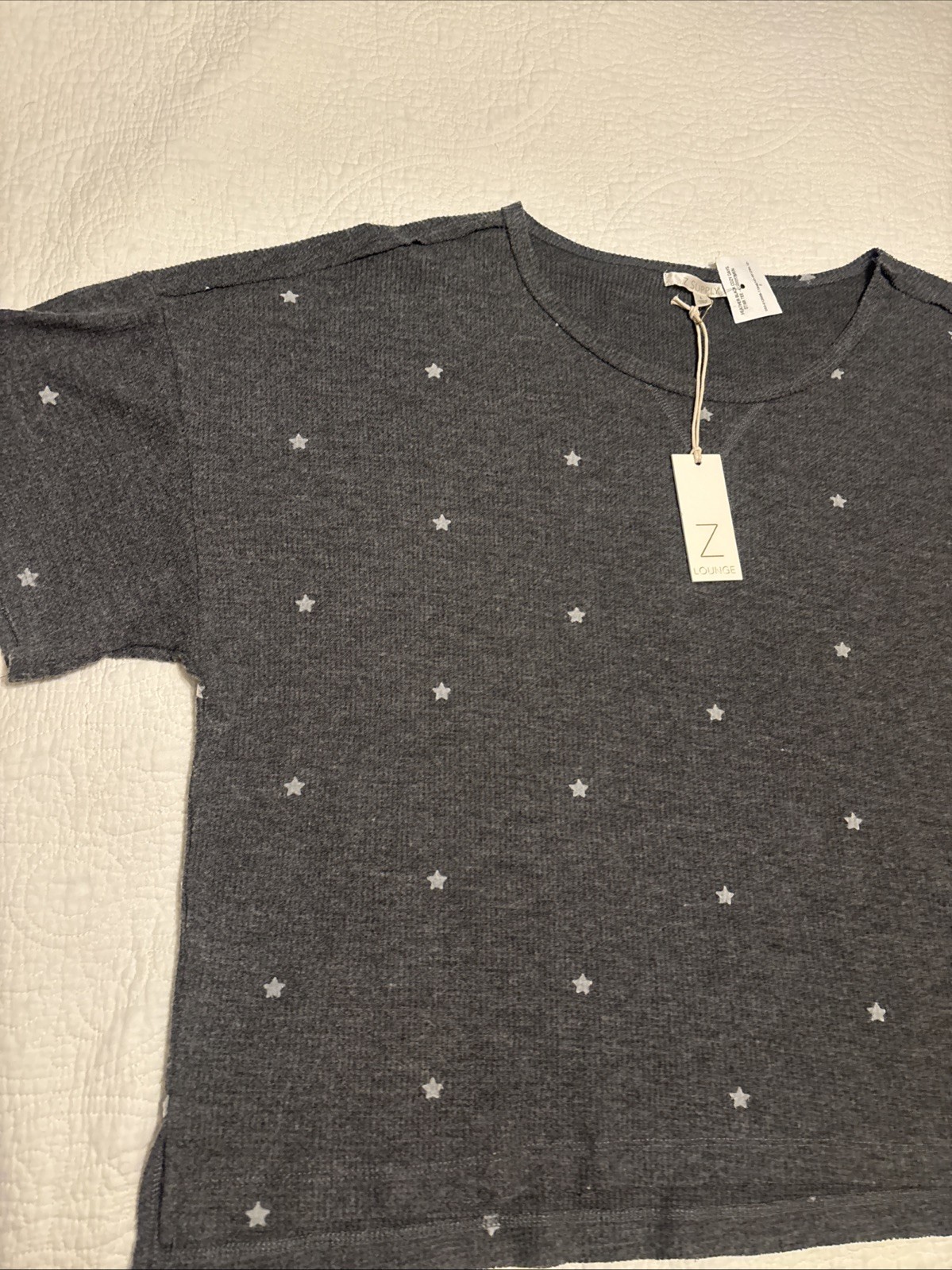 Z Supply Z Lounge Women’s Cropped Gray w/Stars Short Sleeve Shirt Size L NWT