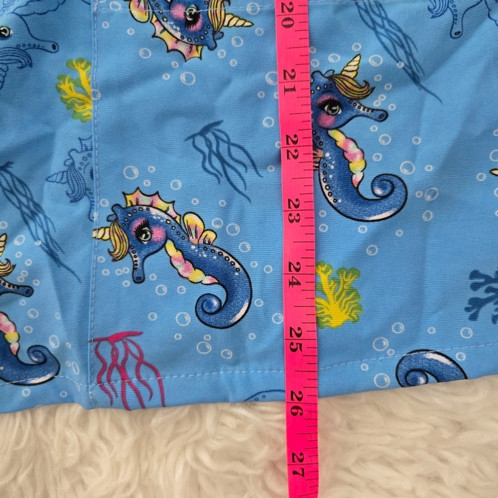 GT Performance Under The Sea V-Neck Print Scrub Top. Size Large. New.Medical u