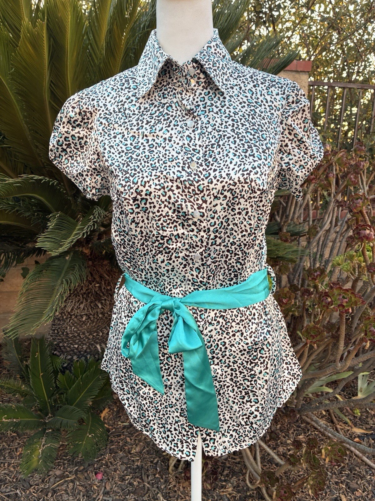 Vintage Y2K Heart Soul Blue Leopard Print Short Sleeve Blouse W/ Waist Tie Sz S