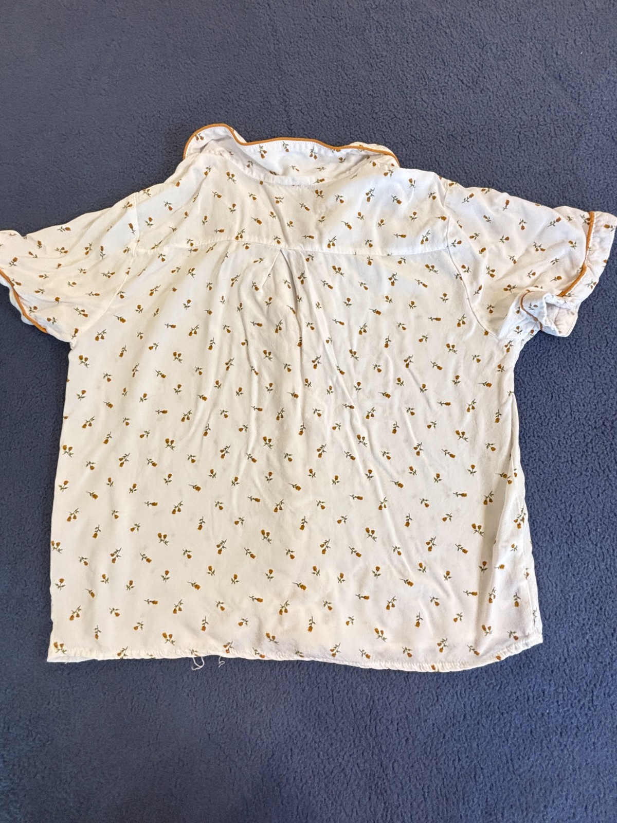 Forever 21 Top Womens Small Beige Rosebud Notch Collar Button Front Sleepwear