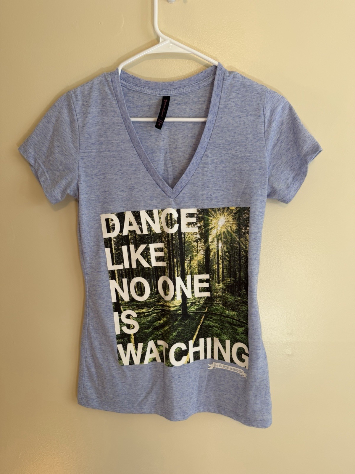 Women’s Hybrid Apparel Blue Vneck Dance T-shirt Size Medium (558)