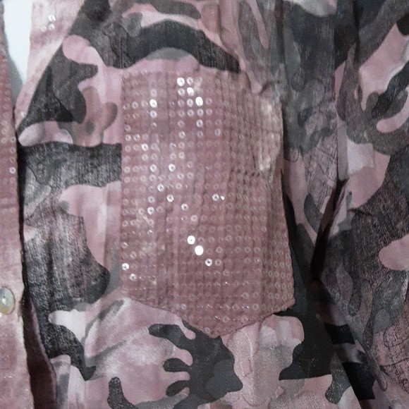 Tempo Paris shirt women XL pink camo printed sequins detail casual langenlook