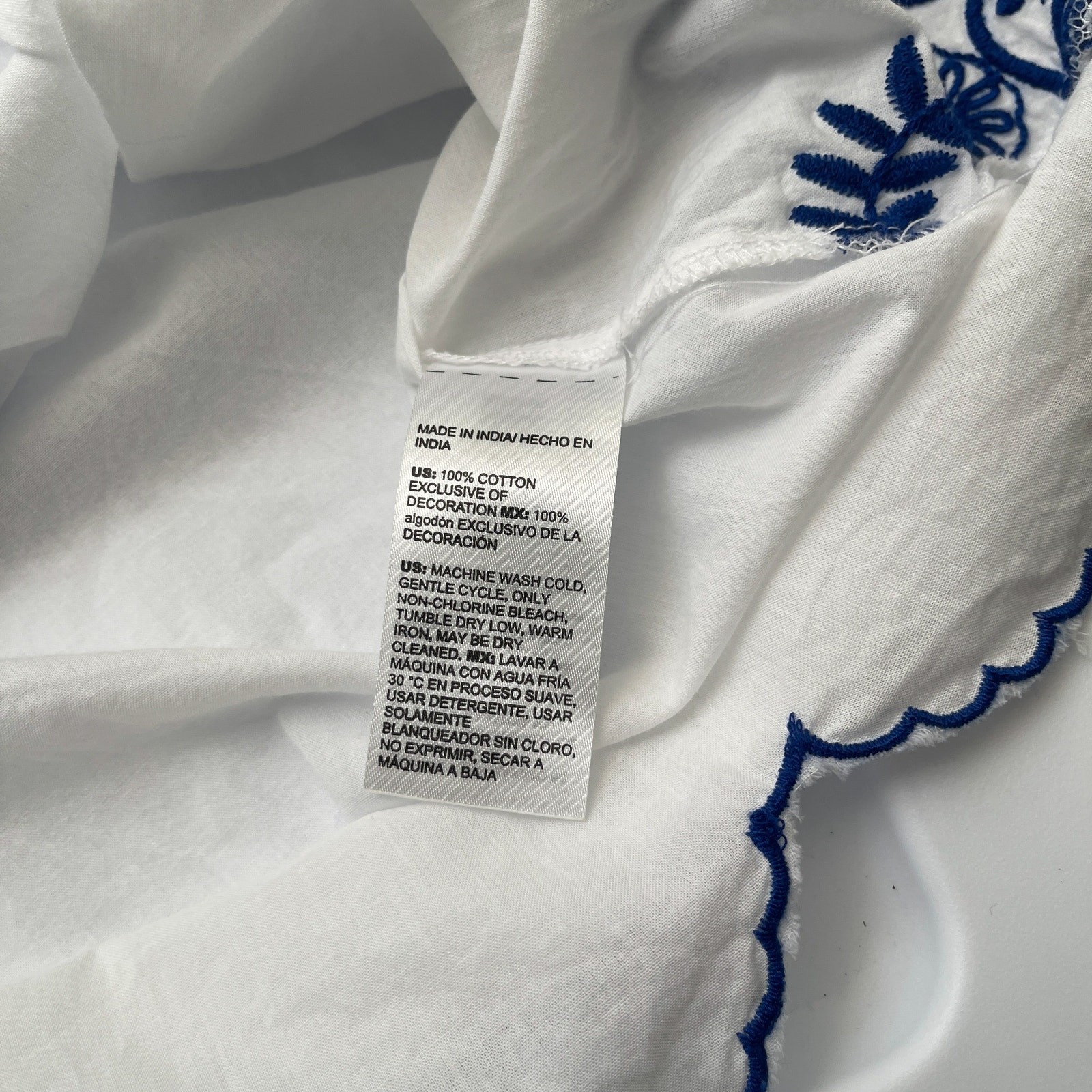 Chico’s White Blue Embroidered Cotton Peasant Blouse Tassel Tie Size 0 Small 4