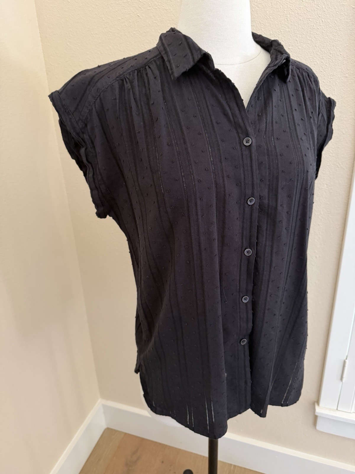 Oat New York Eyelet Black Button Down Short Sleeve Blouse Top Medium