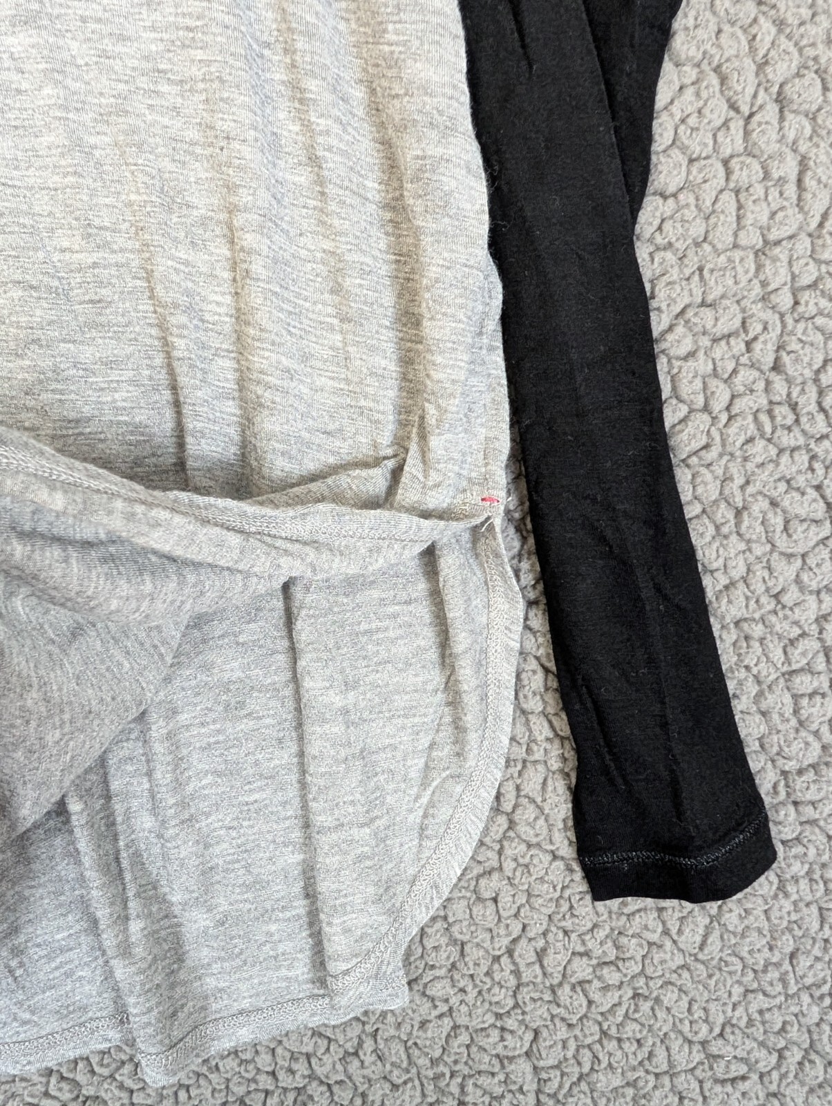 Label + Thread Elle Block Crew Gray Soft Long Sleeve With Black Sleeves Size Med