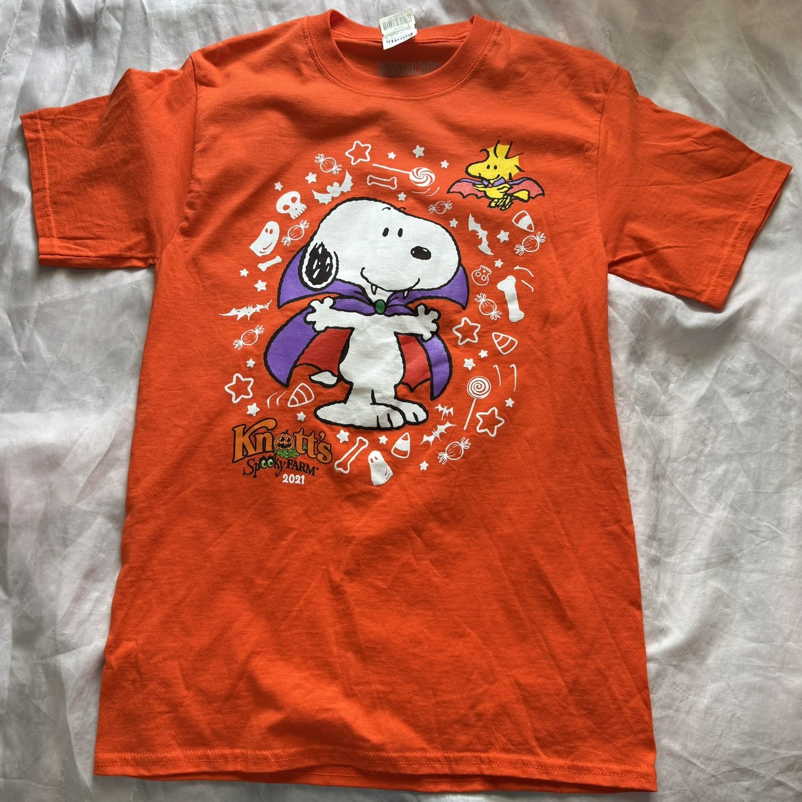 PEANUTS x KNOTT’S BERRY SPOOKY FARMS (2021) Official Halloween T-Shirt Sz Small