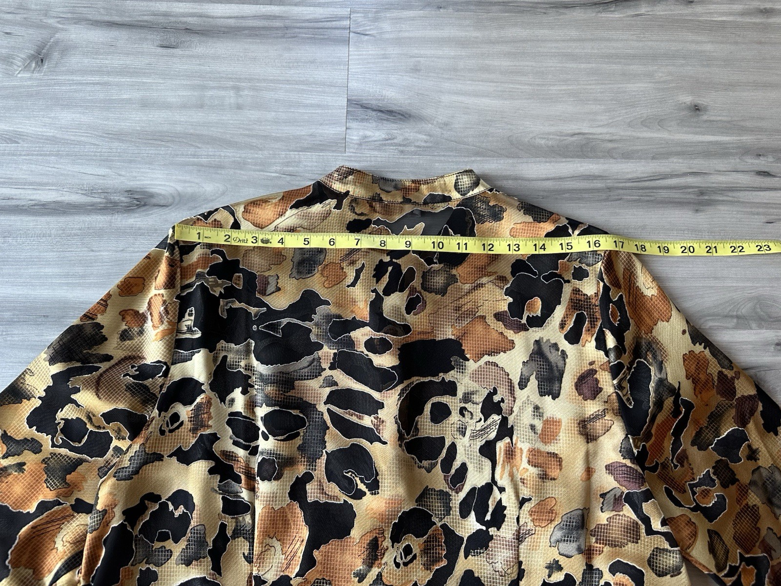 Erin By Erin London Shirt Blouse Mandarin Collar Semi Sheer Size L Gold Black