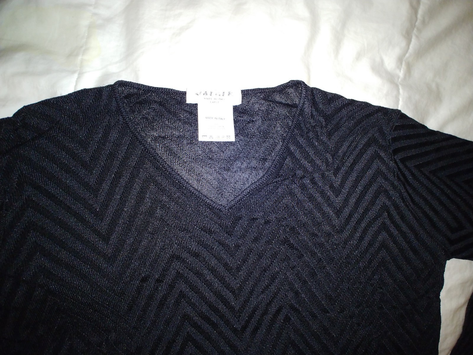 Women’s JAEGER Made In Italy Rayon Viscose V Neck Knit Top; Large