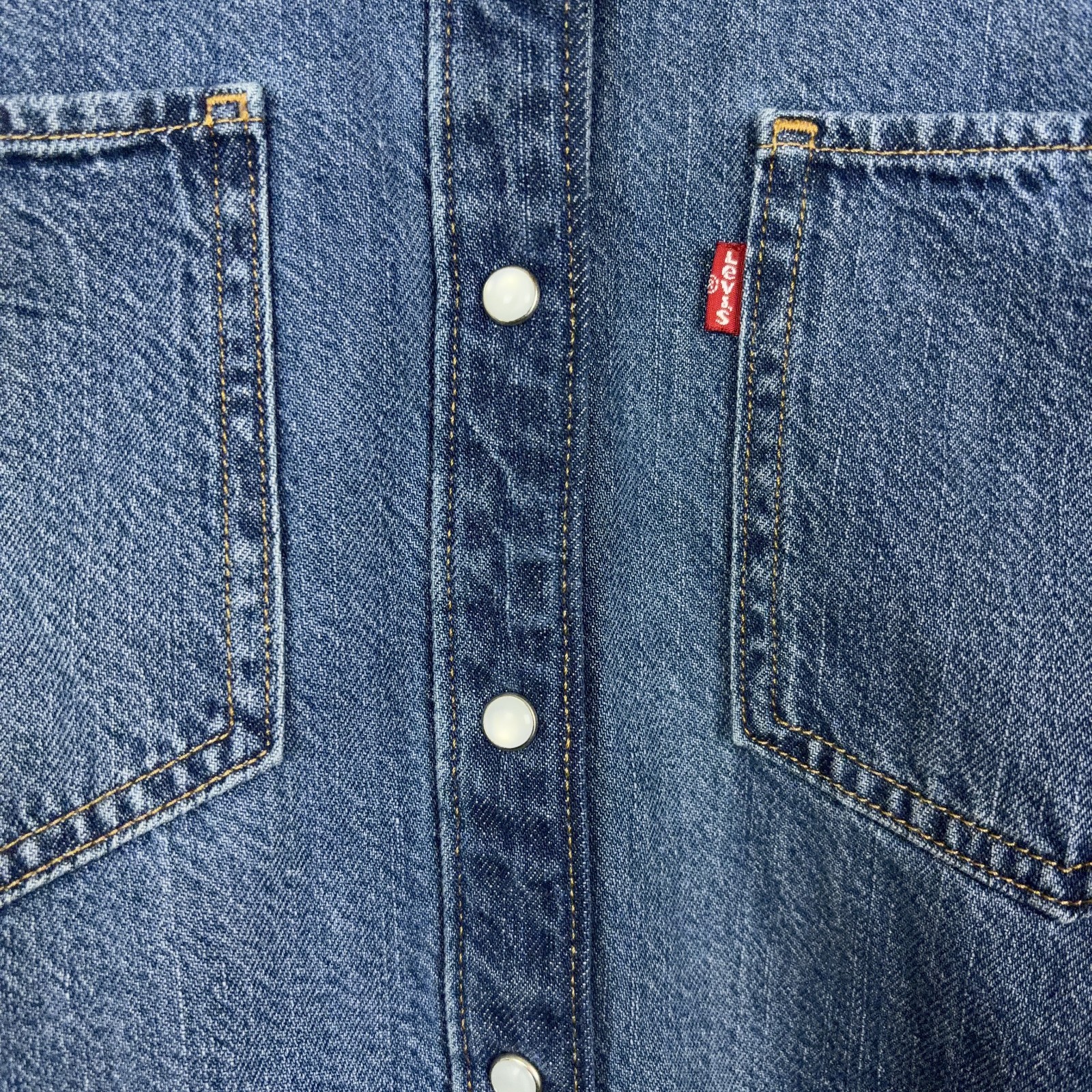 Levis Pearl Snap Denim Shirt Womens Size XS Relaxed Fit Cowgirl Western