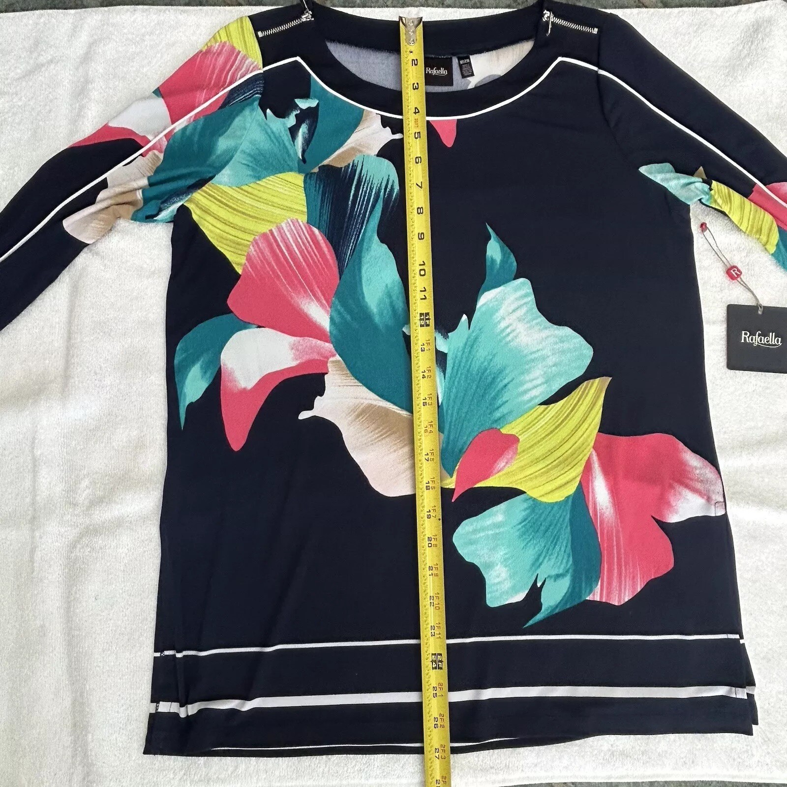NWT Rafaella Misses Knit Top with Zipper shoulder trim Medium Petite ￼