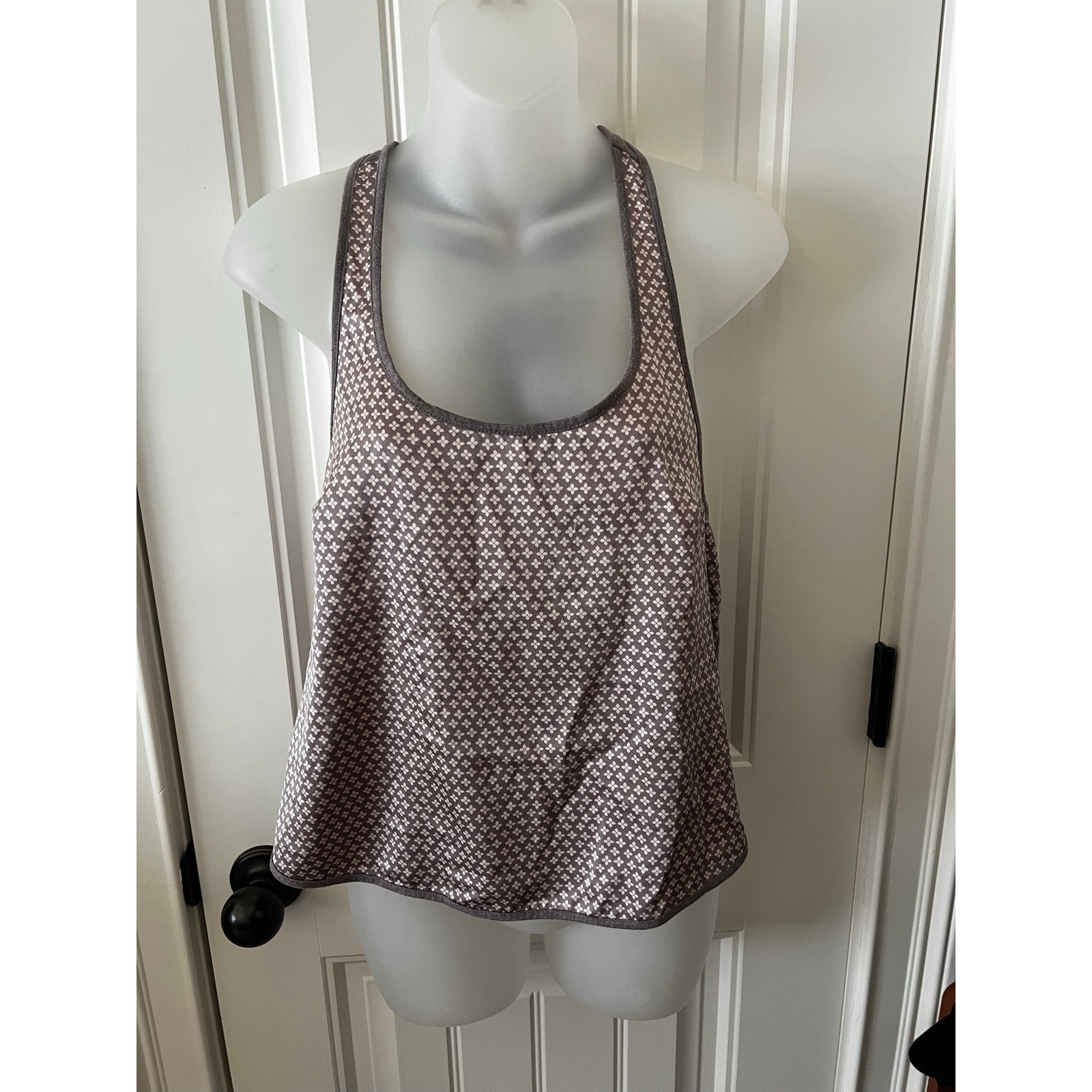 Victoria’s Secret Women’s Cropped Racerback Tank Top Small Mauve Floral Print