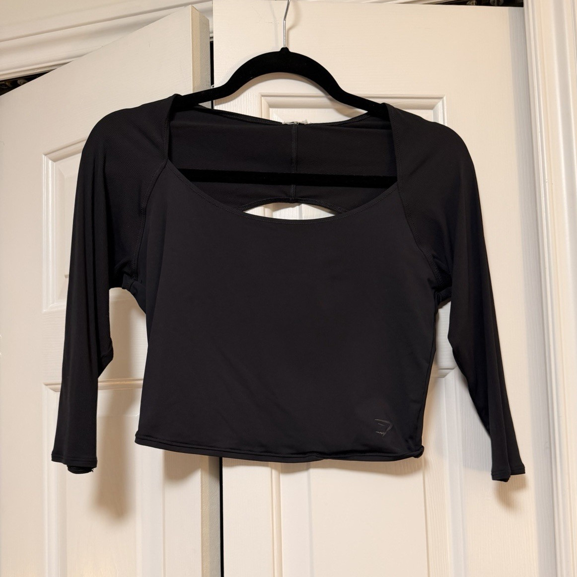 Women’s Gymshark Black Solid Cropped Cut-Out Size M