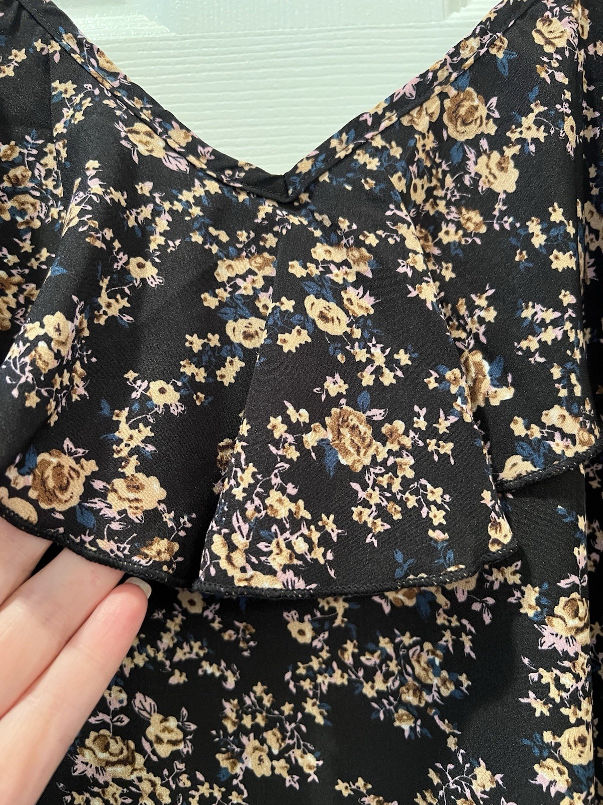 Unbranded Floral Adjustable-Strap Ruffled Tank (Size XL) – New w/o Tag!