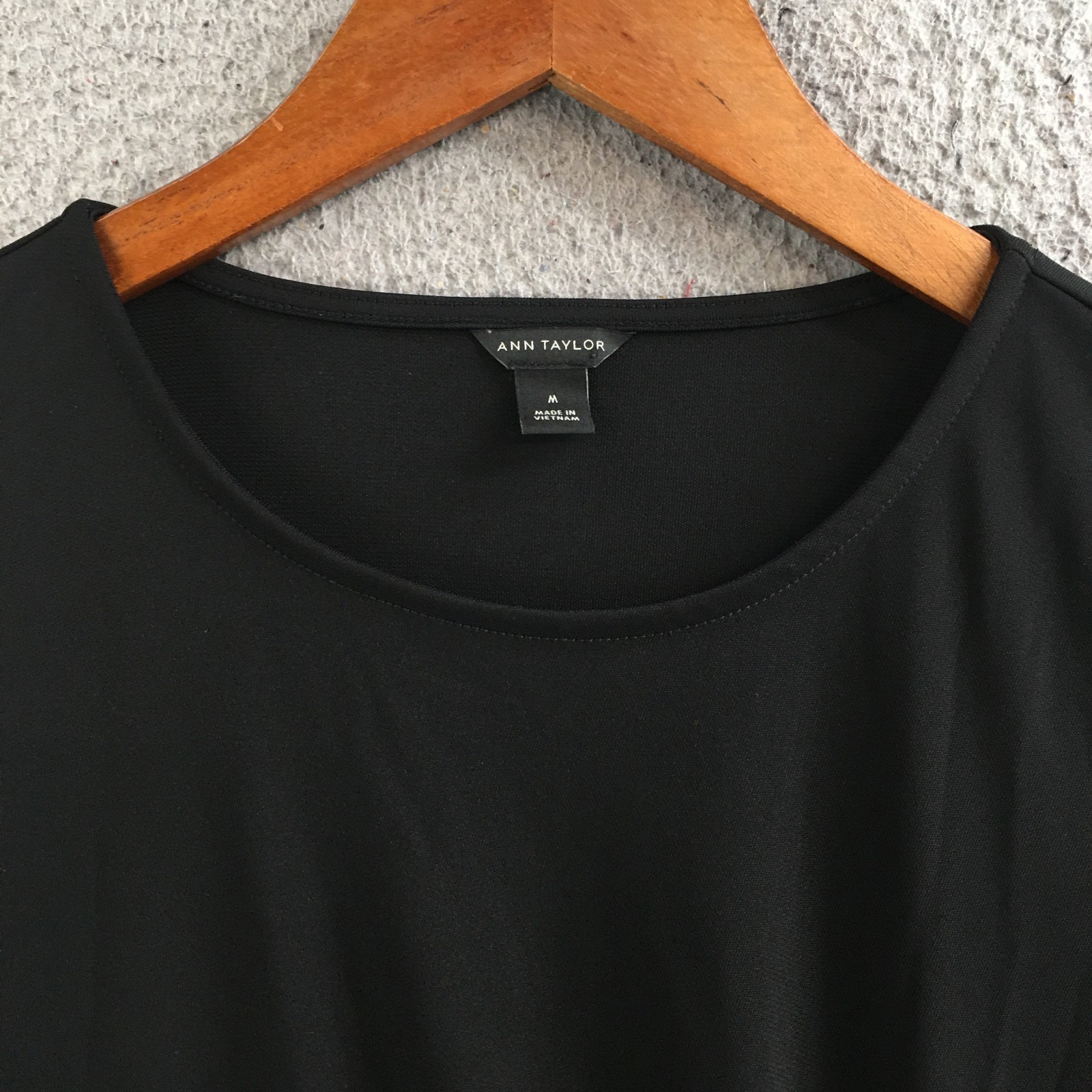 Ann Taylor Top Women M Twist Front Long Sleeve Stretch Blouse Knot Detail Black