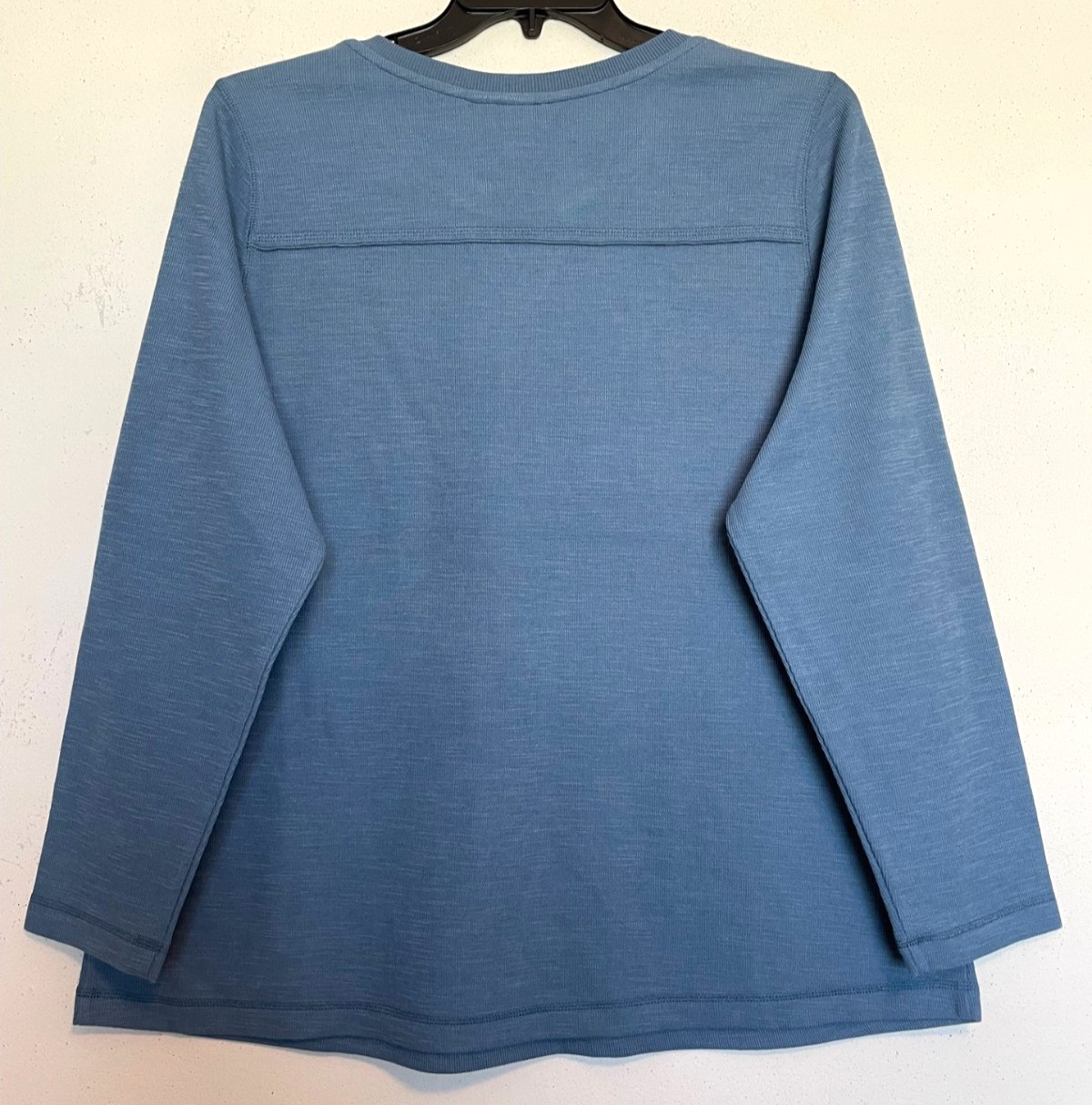 CJ Banks Size 1X Blue thermal knit top, notch neckline, long sleeve, NWT