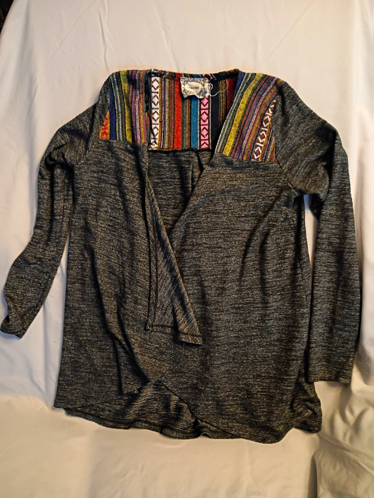 SKONHET Women’s Gray Striped V-Neck Long Sleeve Tunic Top Sz M Lightweight
