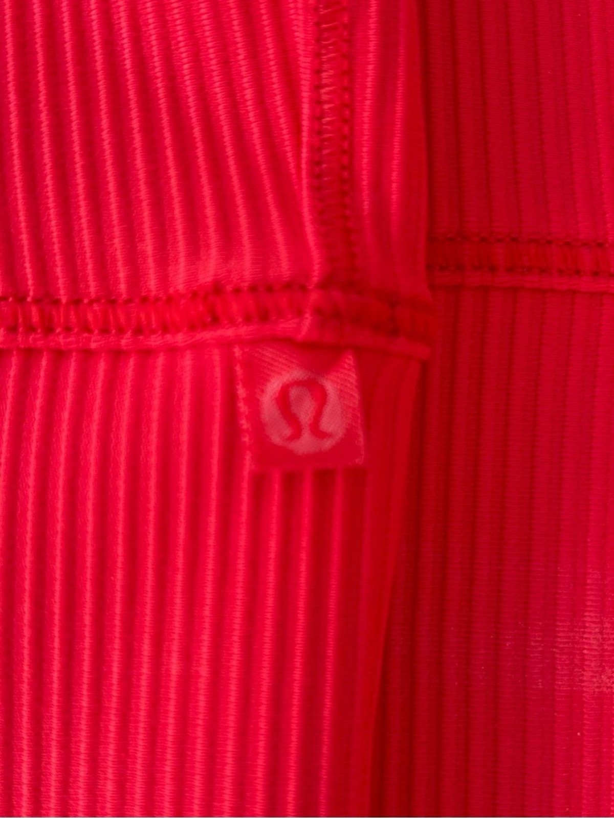 Lululemon Women’s Red Ribbed V-Neck Cropped Tank Top Size Unknown