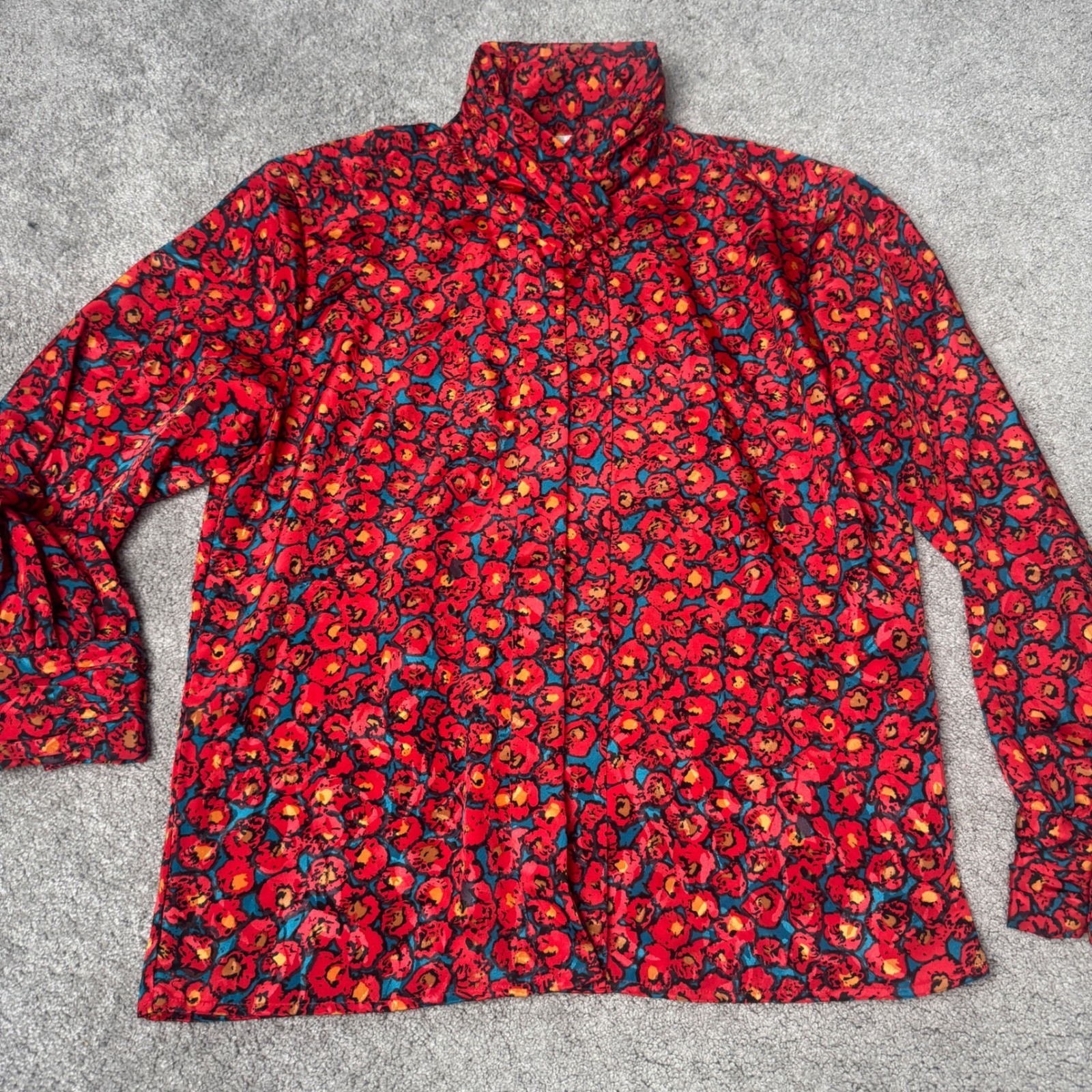 Vintage Diversity Women’s 8P Button Up Blouse Colorful 100% Polyester