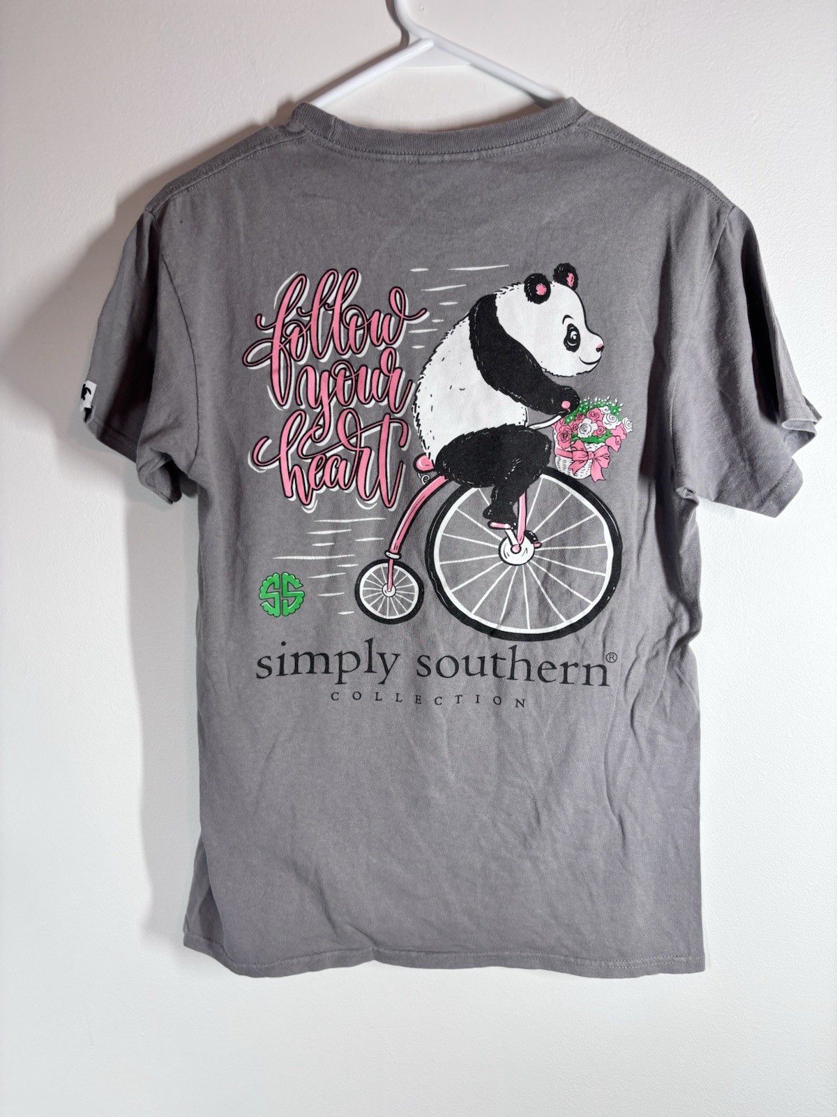 Southern Charm Collection Live Life Simply follow your heart. Size Small