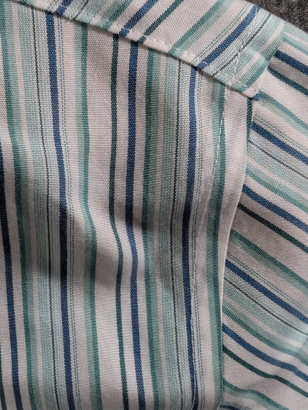 Casual Corner Women’s Blouse Button Up Long Sleeve Multicolor Stripe Size Large