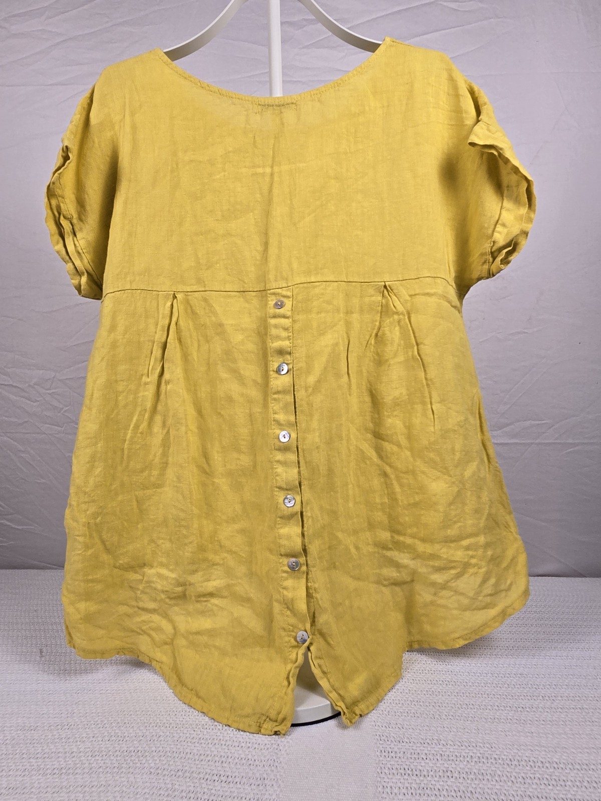 TERZO MILLENNIO Women’s L Yellow Solid 100% Linen Scoop Neck Button Back Blouse