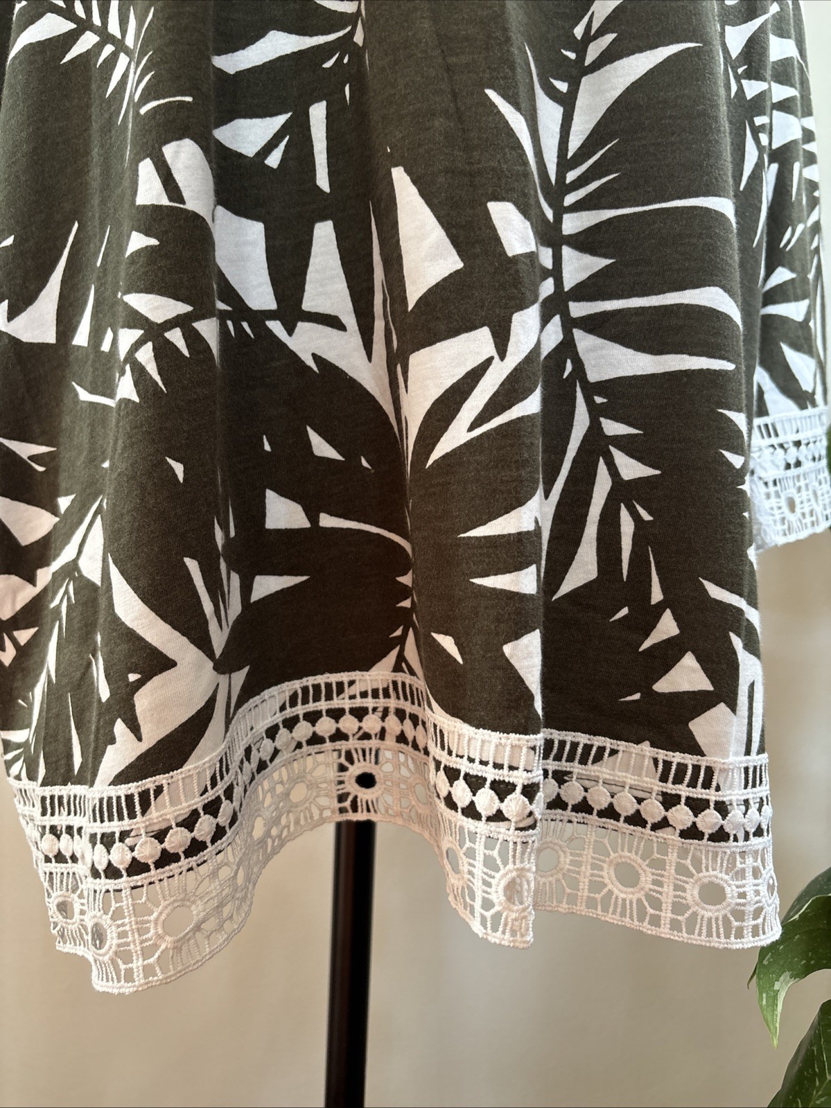 NEW Talbots Olive White Leaf Print Top Tie Neck Tunic Lace Trim 3/4 Sleeve 2xp