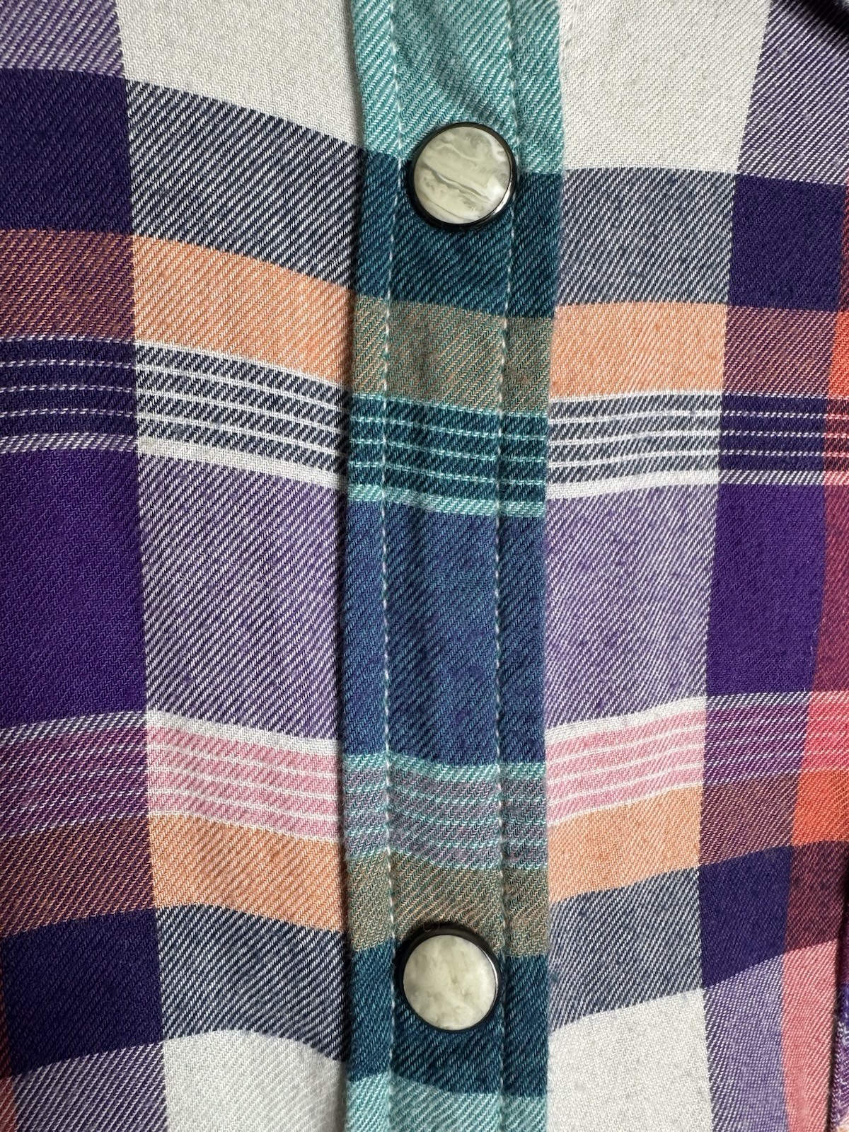 American Eagle Western Shirt Women’s L Purple Green Pink Plaid Pearl Snap Rodeo