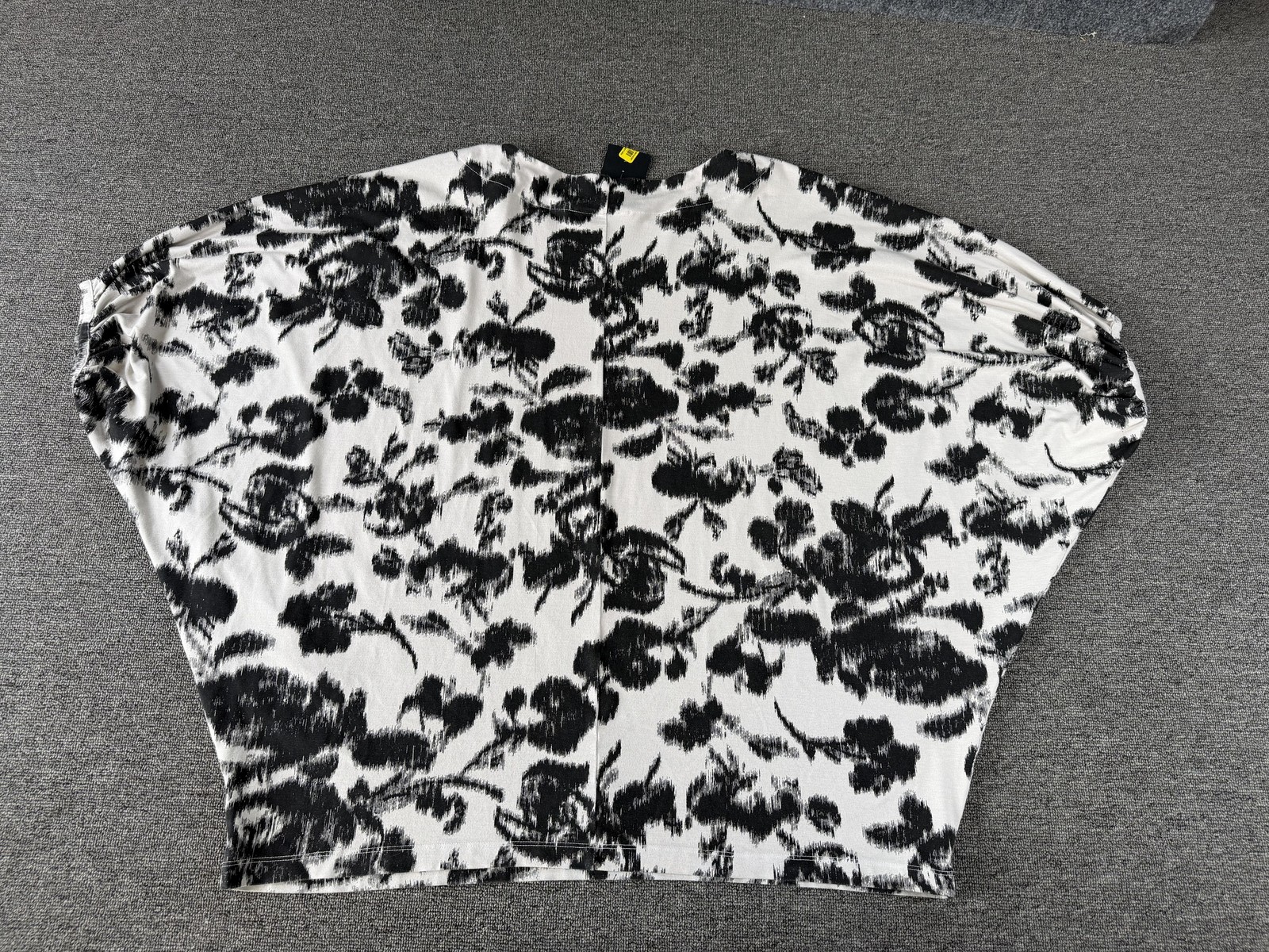 Bryn Walker Shirt Womens Small White Floral Dolman Tunic Stretch Made USA