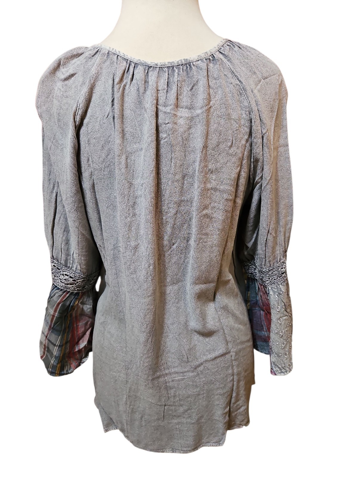 Young Threads Blouse L Womens 3/4 Bell Sleeve Gray Patchwork Tie Neck Boho New
