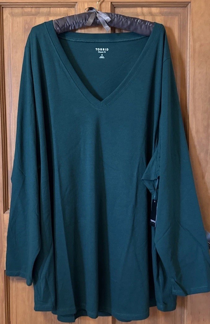 TORRID LONG SLEEVE TEE SHIRT V NECK COTTON BLEND TOP 6 6X 6XL 30 NEW