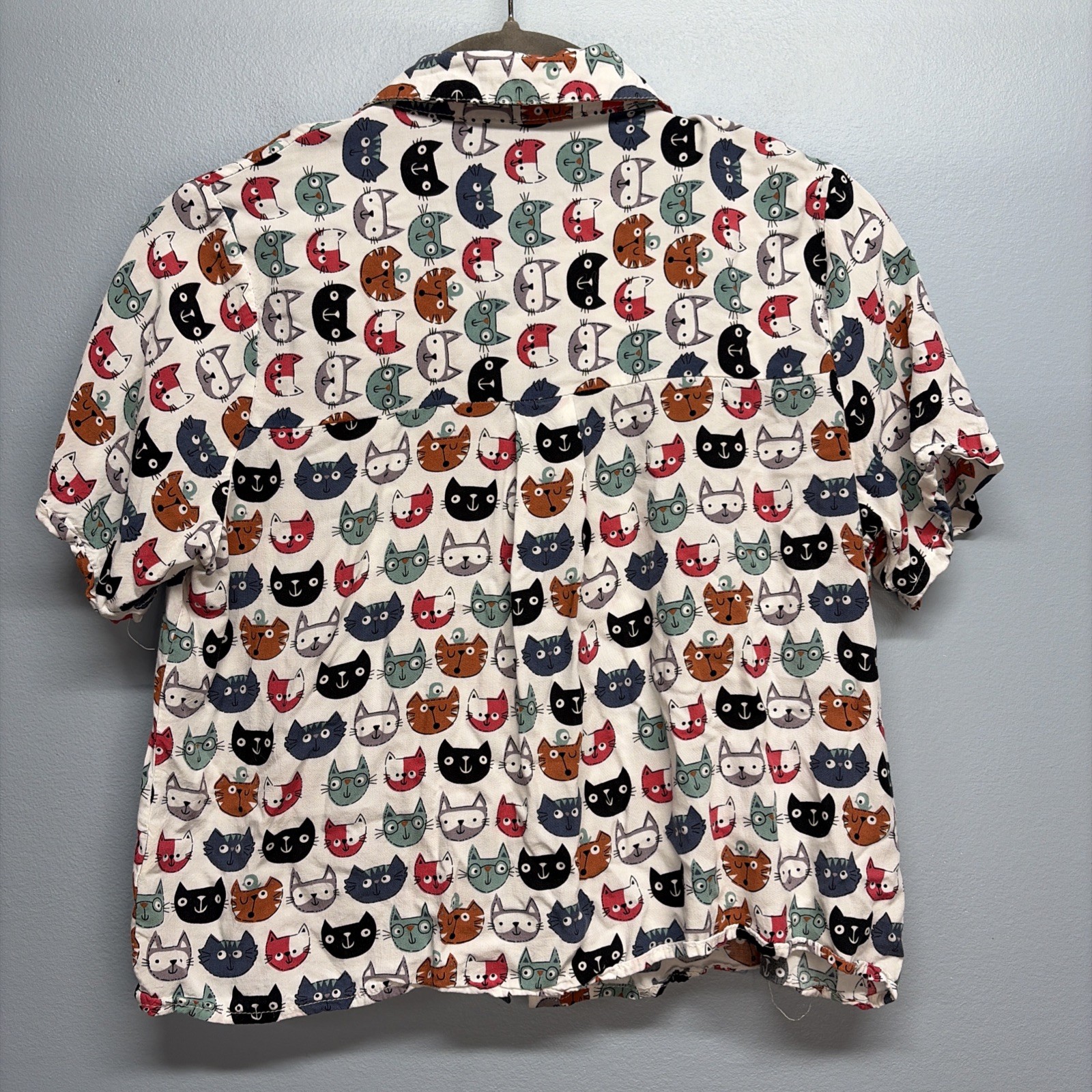 Love Notes Cat Print Button Front Shirt Women’s Sz Small – Rayon Novelty Top