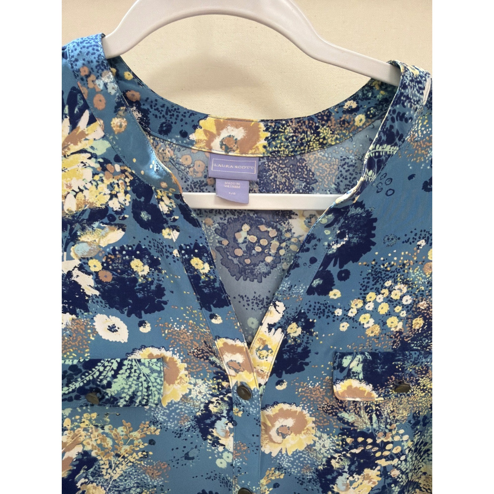 Laura Scott Blue Floral Roll Tab Sleeve Button Up Blouse Top Womens Large