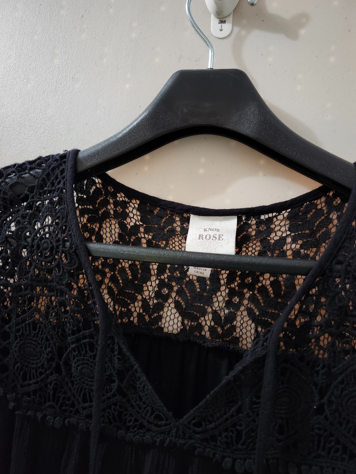 Knox Rose Top Womens L Black Short Sleeve Crochet Lace Tassel Tier Boho Beach