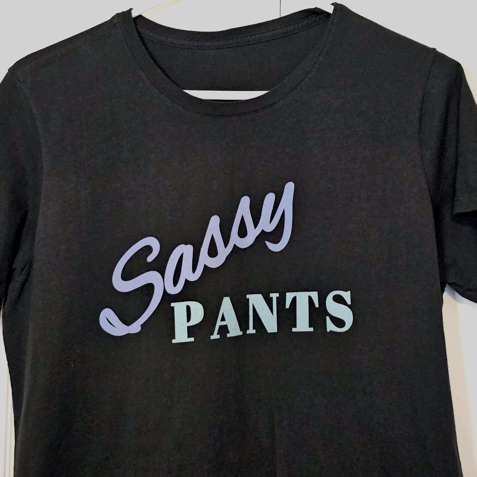 Women’s Size Large Graphic Tee Shirt Black Sassy Pants