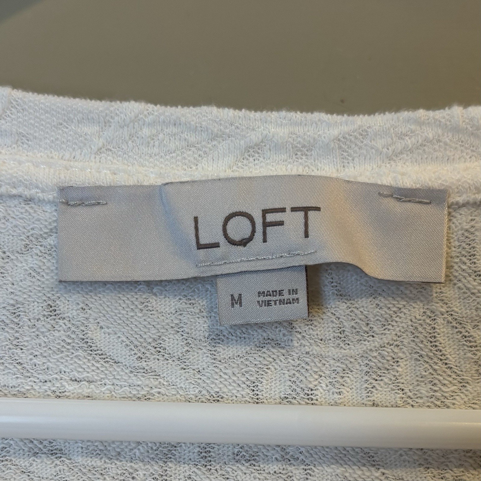 LOFT Cream Leaf Jacquard Short Puff Sleeve Top – Size M – Capsule Wardrobe