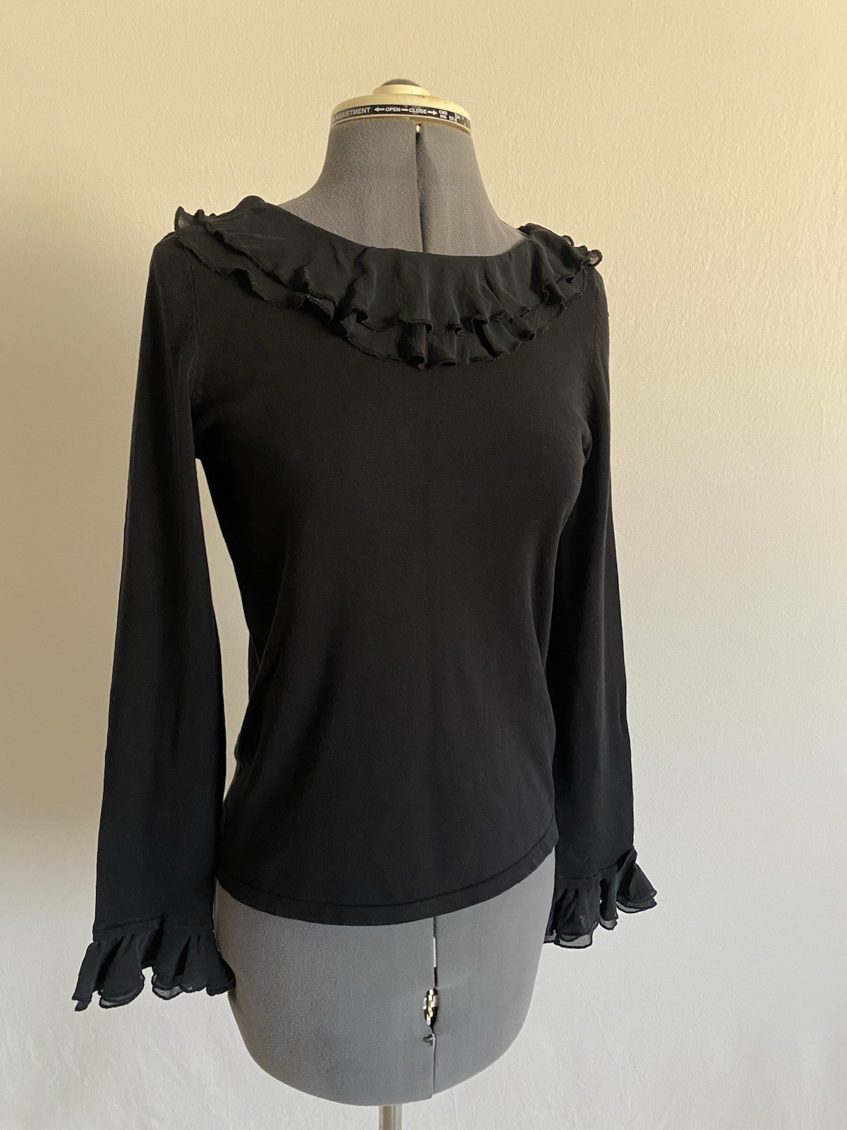 Harold’s Y2K Silk Blend Black Ruffle Trim Round Neck Long Sleeve Pullover Blouse