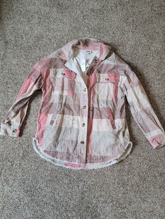 BKE Women’s Plaid Distressed Button Up Shacket Size Small NWT