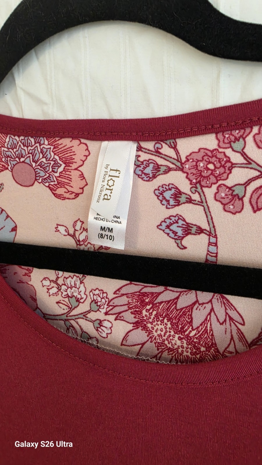 Flora Nikarooz Women’s TShirt Size Medium Red Pink Basic Tee Comfy Easy Care NWT