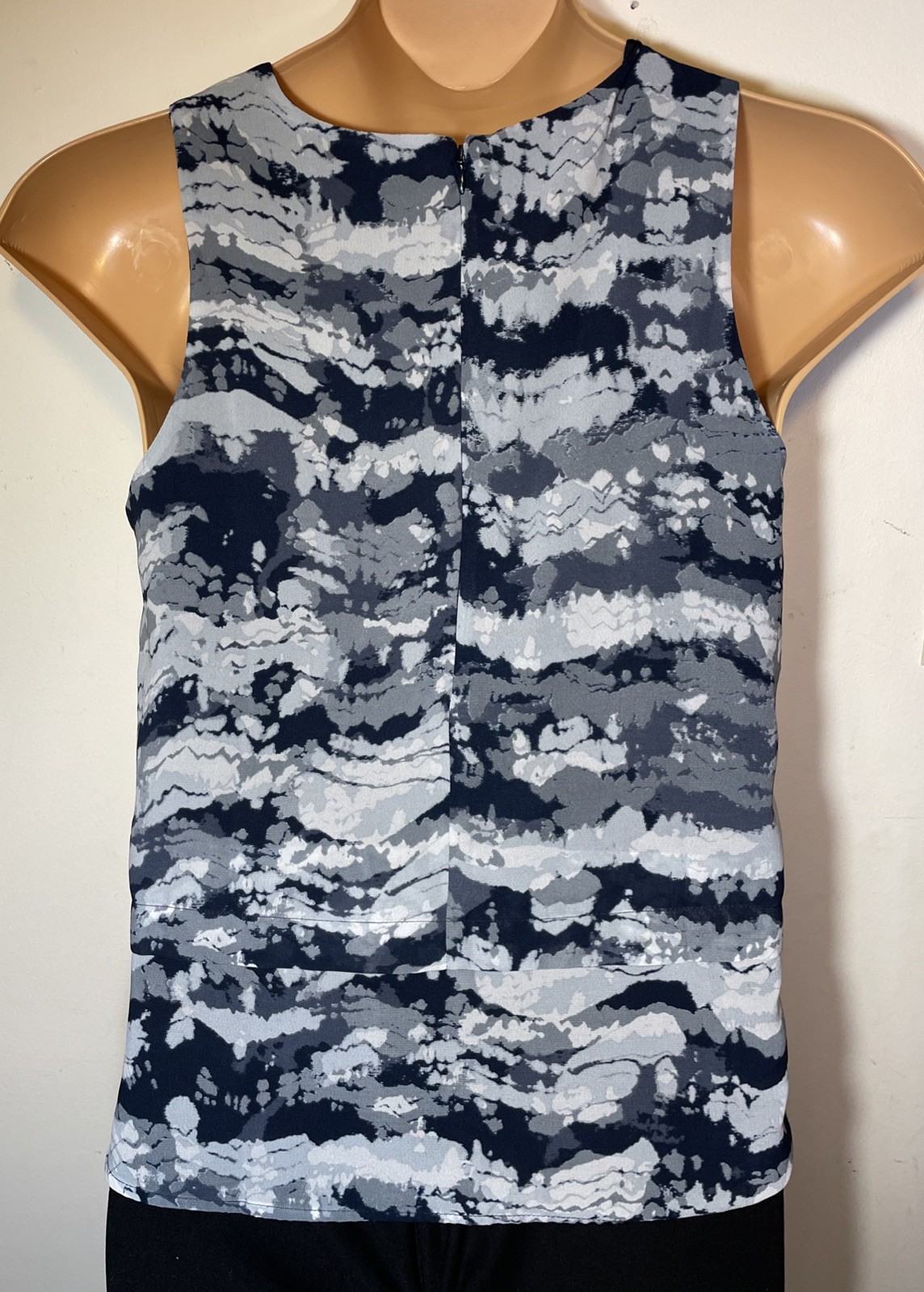 Banana Republic blouse navy gray watercolor print front tier petite size 10P