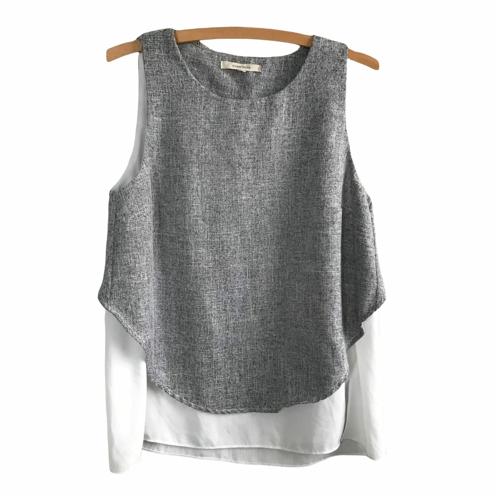 41 Hawthorn Gray and White Layered Sleeveless Blouse Career Top – Size Small