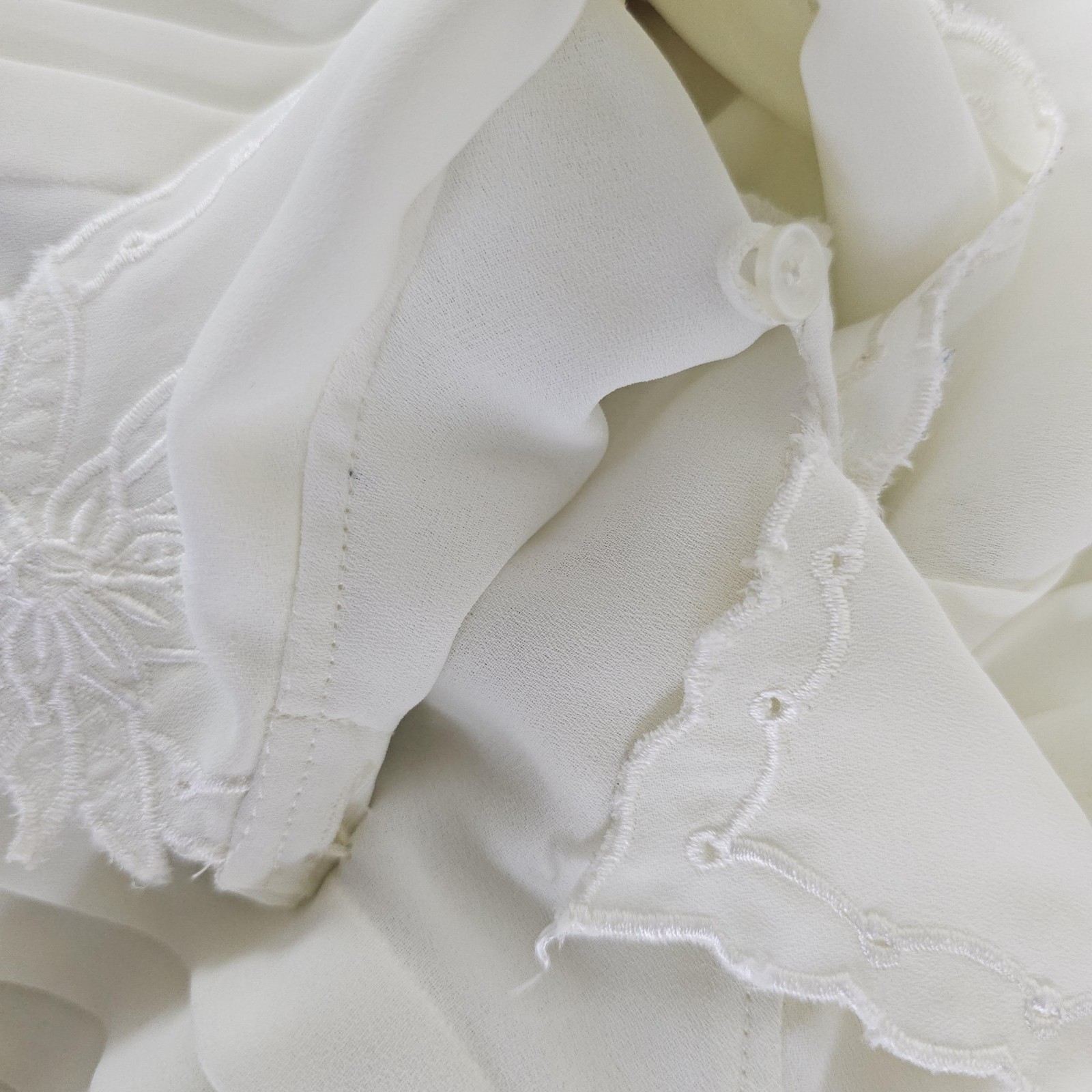 Vintage M.J. Fashions Blouse Womens 40 White Pleated Embroidered Sheer Chiffon