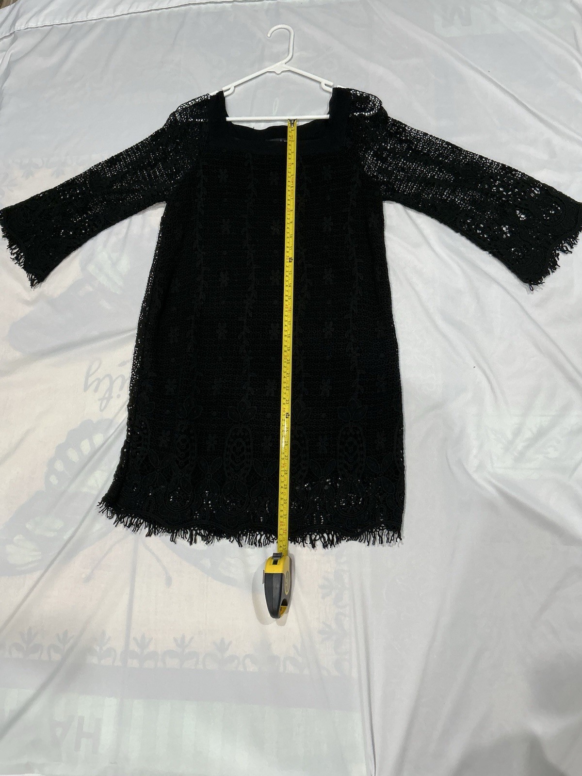 Women’s Black Floral Lace Scoop Neck Sheer Fringe Hem Pullover Blouse 3/4