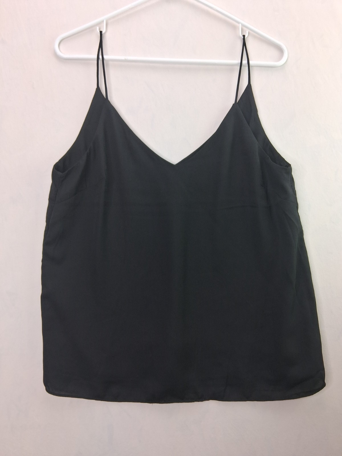 H&M V Neck Strappy Top Womens Black Regular Fit Cropped Spaghetti Shoulder Strap