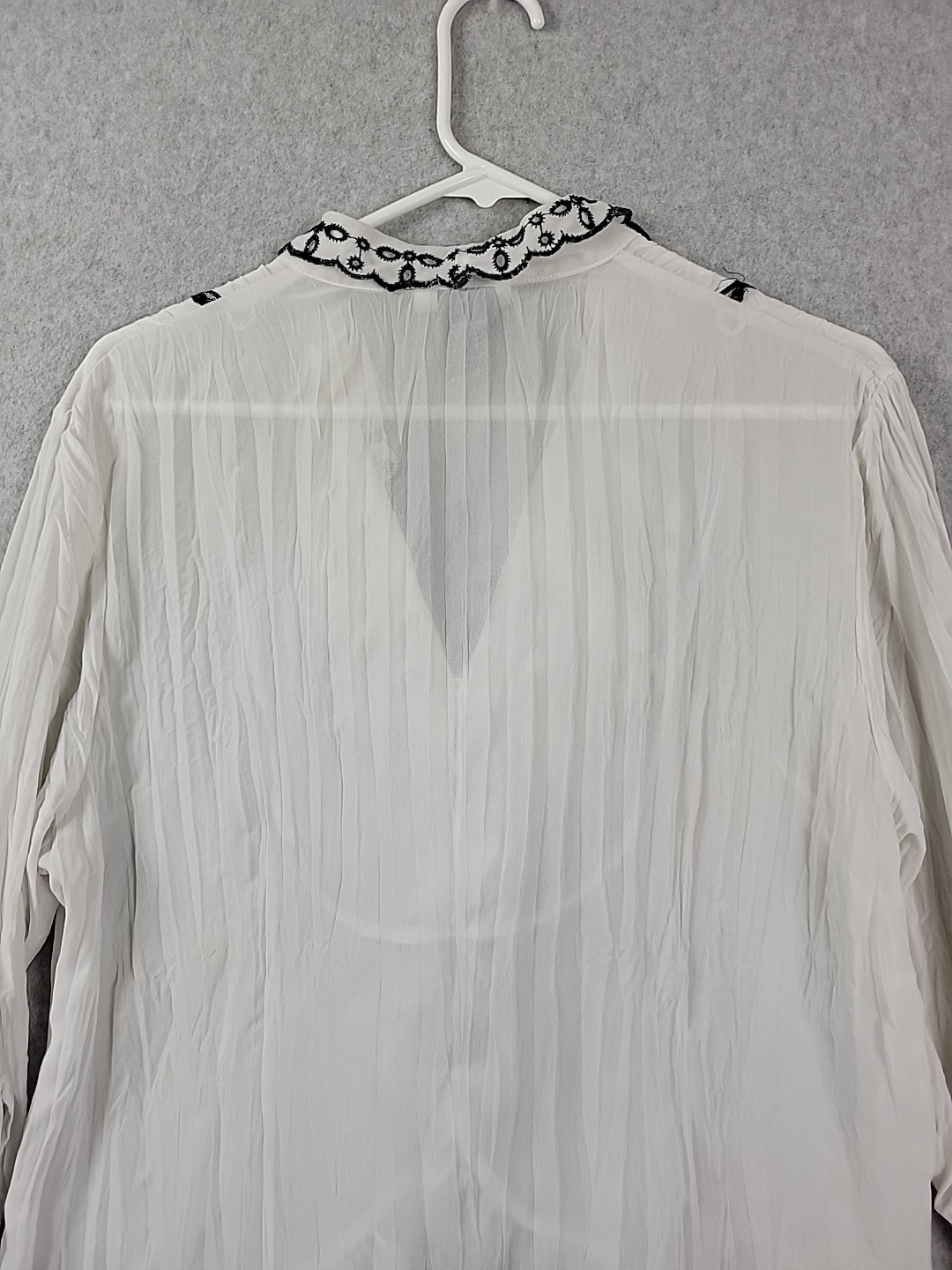 Studio 1940 White LS Black Ruffled Trim Sheer V Neck Blouse Women’s Large
