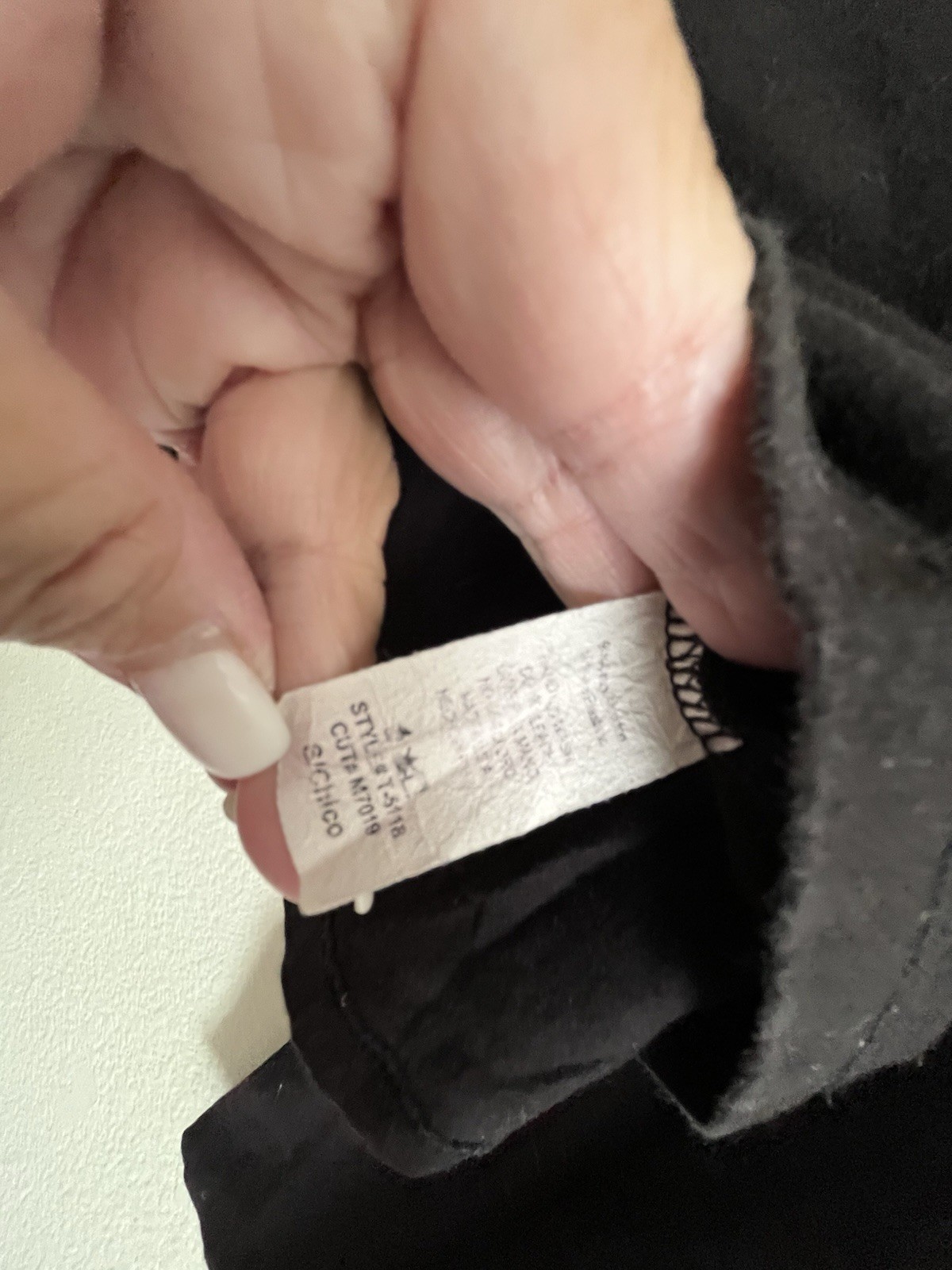 FOREVER 21~STAND UP FOR YOURSELF~BLACK COTTON TOP SHIRT