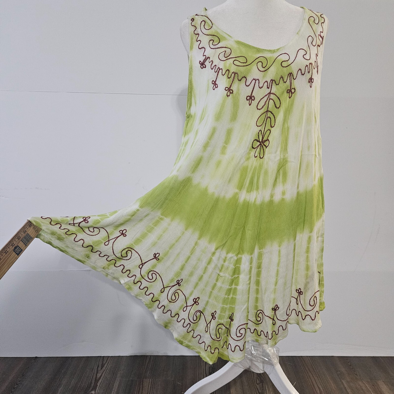 Emily Stacy Size S/M (Fits XL) Green and White Tie Dyed Rayon Flared Tank Top Bl
