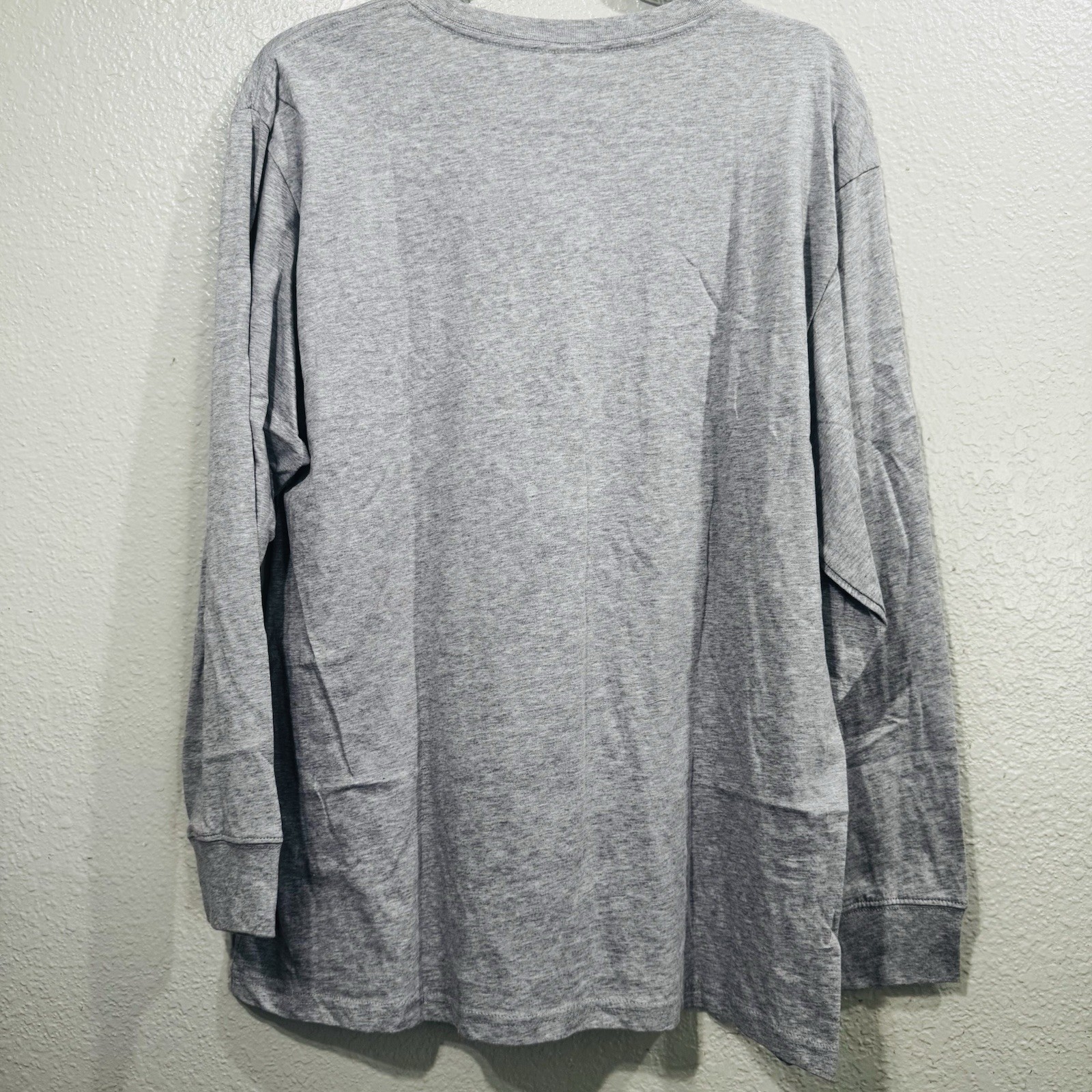 Victoria’s Secret Gray ‘Pink’ Long-Sleeve Crewneck Tee Size Medium